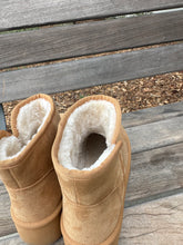 Load image into Gallery viewer, CLARA PLATFORM BOOTS
